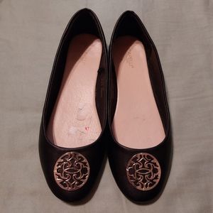 Gently worn black Capelli of New York flats size 9